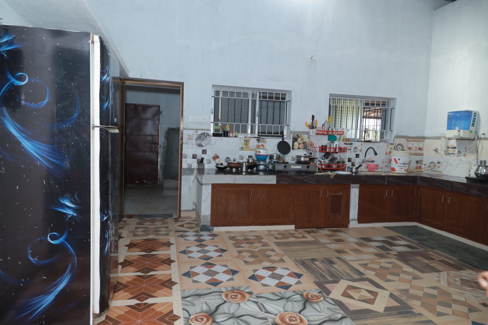 Hygienic and clean community kitchen at Santhi Bhavan